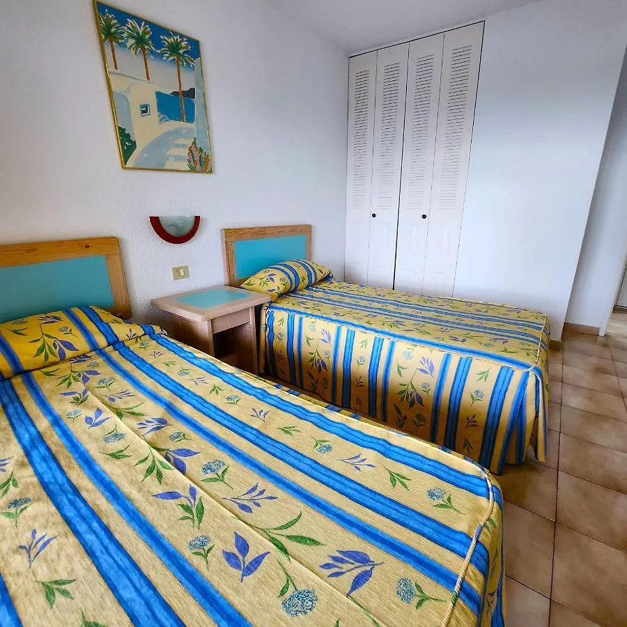 Apt In Castle Harbour With Great Views C104 로스크리스티아노스 0*,  스페인